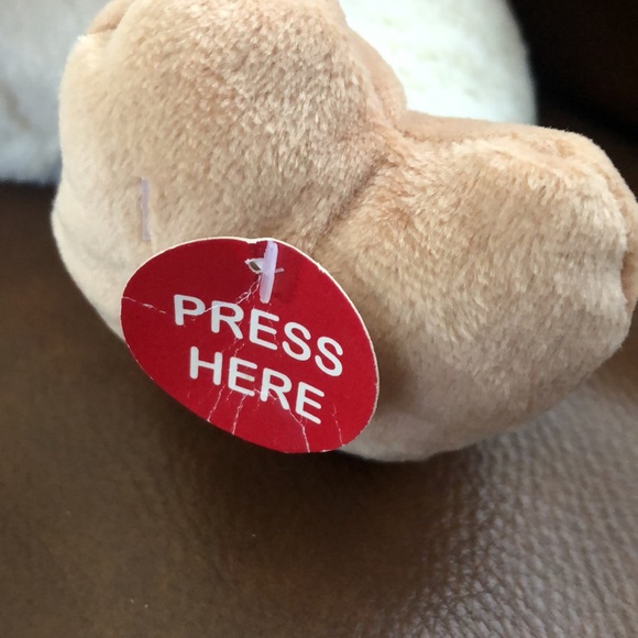 Cuddle Barn Plays “Mary had a little lamb” - Picture 3 of 5